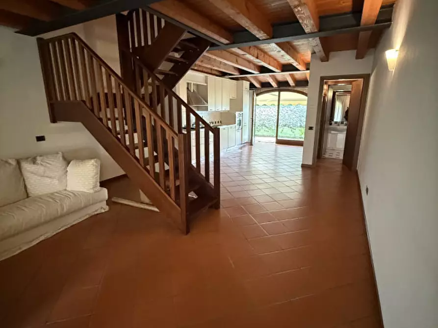 Immagine 2 di Villetta a schiera in vendita  in via altinia a Venezia