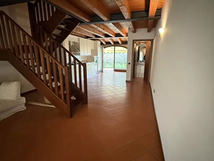 Immagine 3 di Villetta a schiera in vendita  in via altinia a Venezia