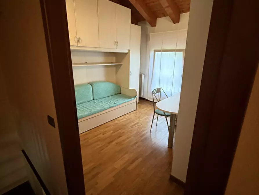 Immagine 10 di Villetta a schiera in vendita  in via altinia a Venezia