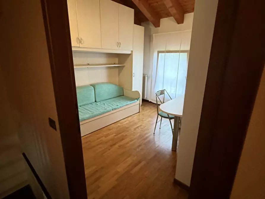 Immagine 11 di Villetta a schiera in vendita  in via altinia a Venezia