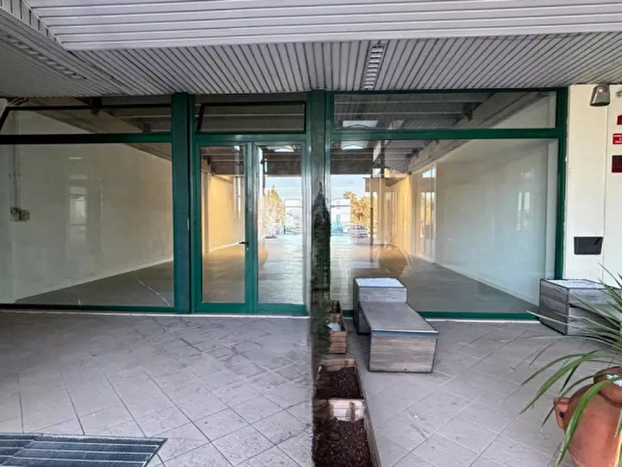 Immagine 1 di Negozio in vendita  in via Modena Carpi 250 a Soliera