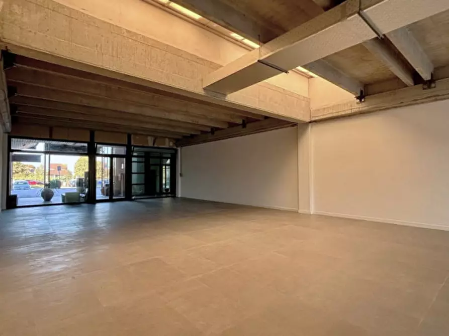 Immagine 3 di Negozio in vendita  in via Modena Carpi 250 a Soliera