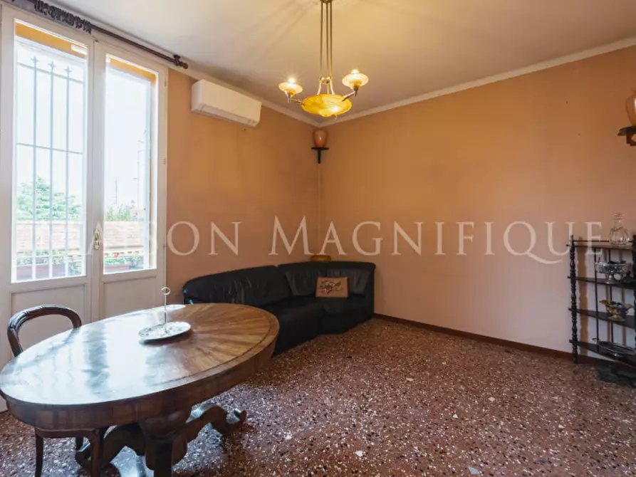 Immagine 13 di Appartamento in vendita  in Via san Vitale a Bologna