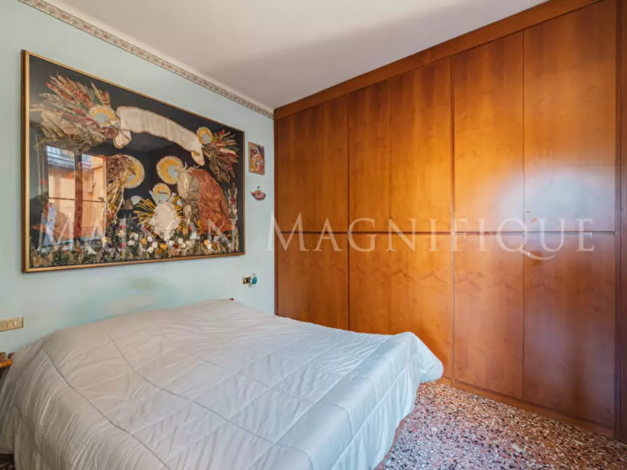 Immagine 17 di Appartamento in vendita  in Via san Vitale a Bologna