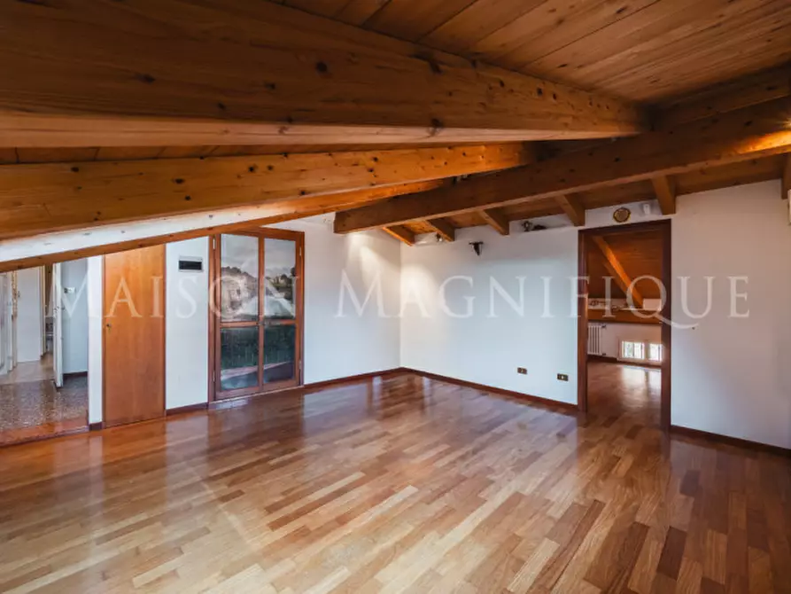 Immagine 18 di Appartamento in vendita  in Via san Vitale a Bologna