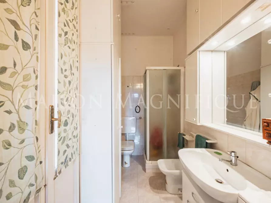 Immagine 23 di Appartamento in vendita  in Via san Vitale a Bologna