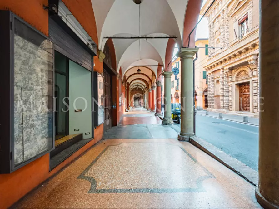 Immagine 26 di Appartamento in vendita  in Via san Vitale a Bologna