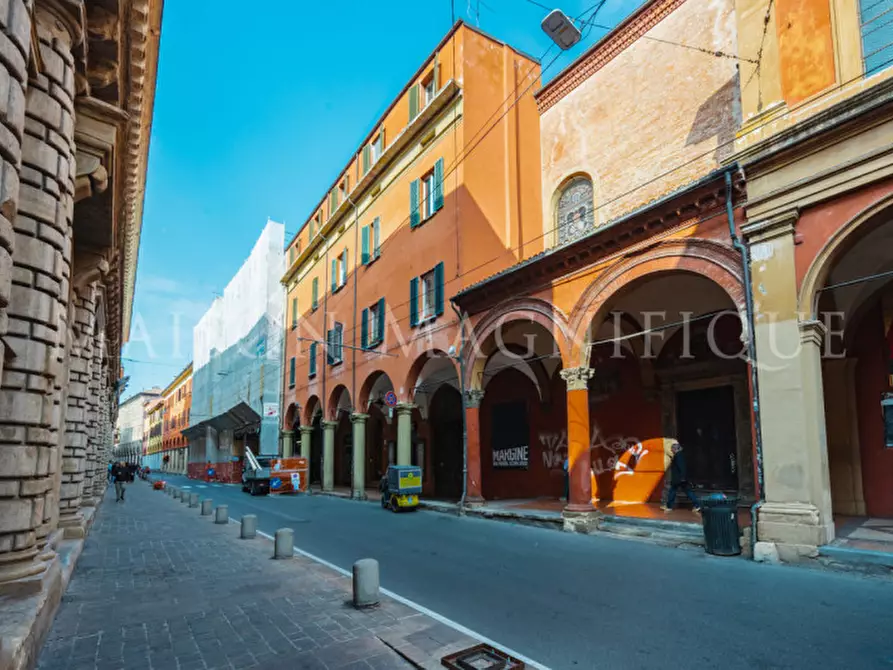 Immagine 29 di Appartamento in vendita  in Via san Vitale a Bologna