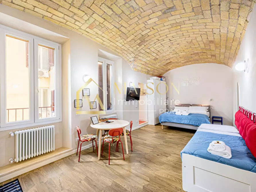 Immagine 2 di Appartamento in vendita  in Via Santamaura a Roma