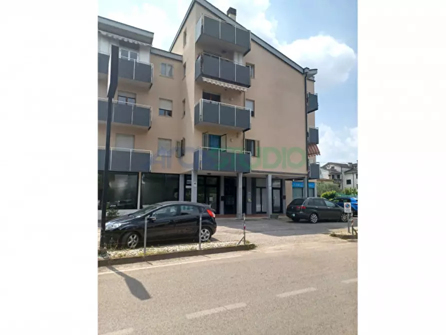 Immagine 8 di Negozio in vendita  in Via Europa a Monticello Conte Otto