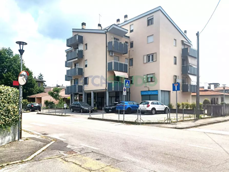 Immagine 12 di Negozio in vendita  in Via Europa a Monticello Conte Otto