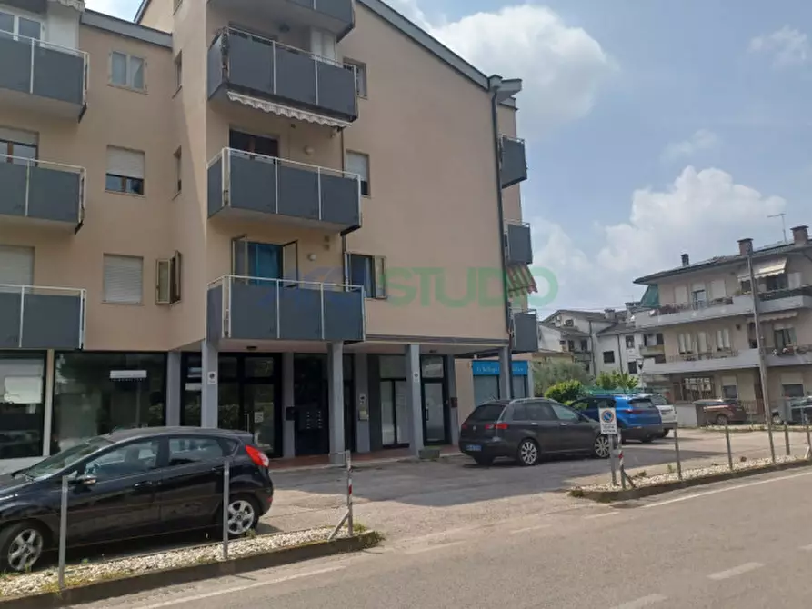 Immagine 14 di Negozio in vendita  in Via Europa a Monticello Conte Otto