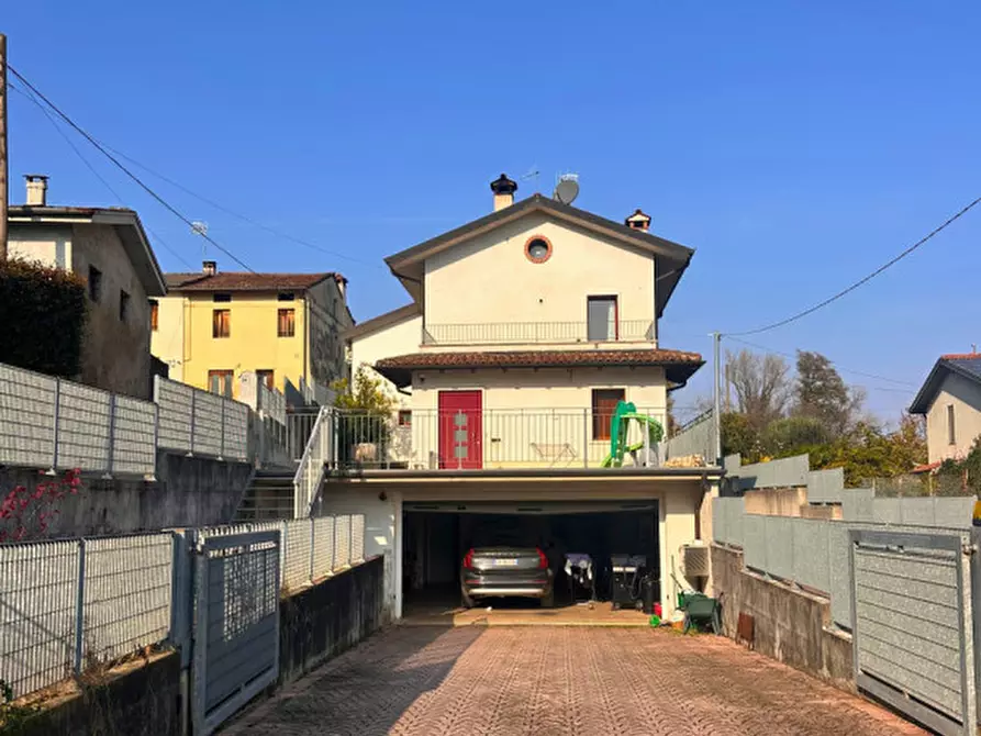 Immagine 1 di Casa bifamiliare in vendita  in Via Ortolani 24 a Malo