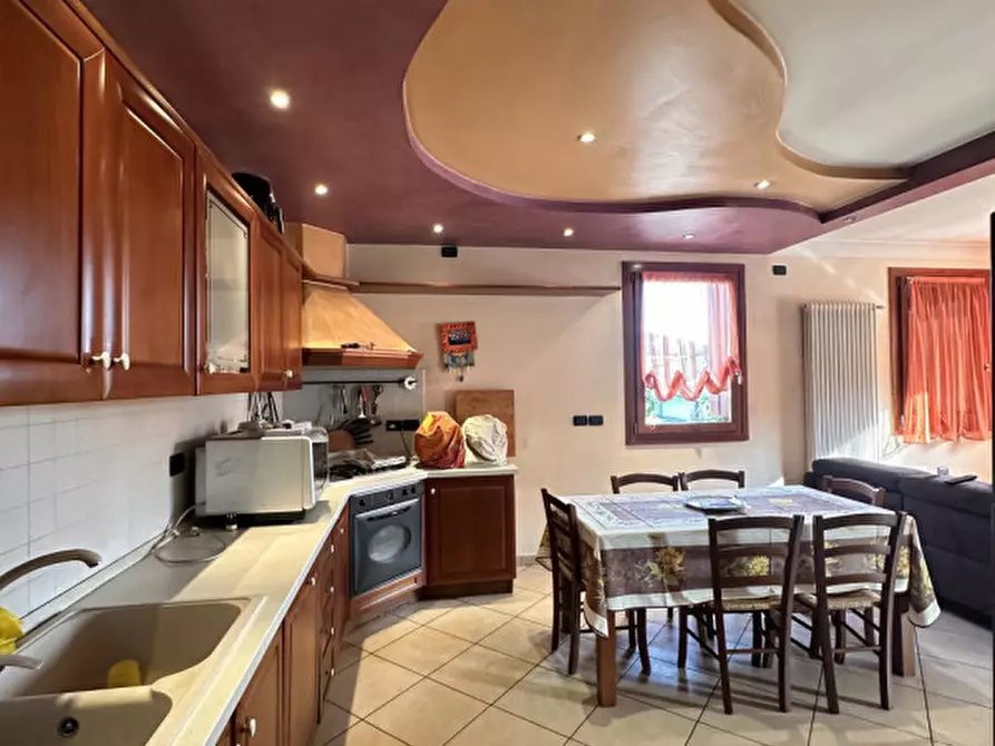 Immagine 2 di Casa bifamiliare in vendita  in Via Ortolani 24 a Malo