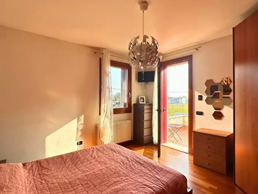 Immagine 10 di Casa bifamiliare in vendita  in Via Ortolani 24 a Malo