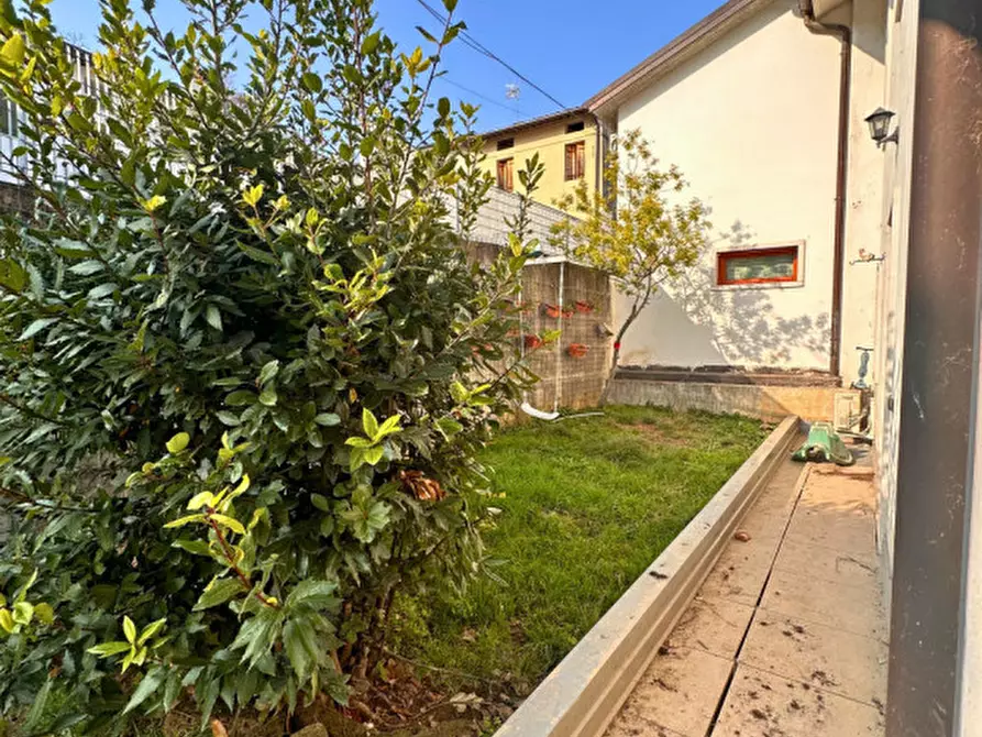Immagine 24 di Casa bifamiliare in vendita  in Via Ortolani 24 a Malo