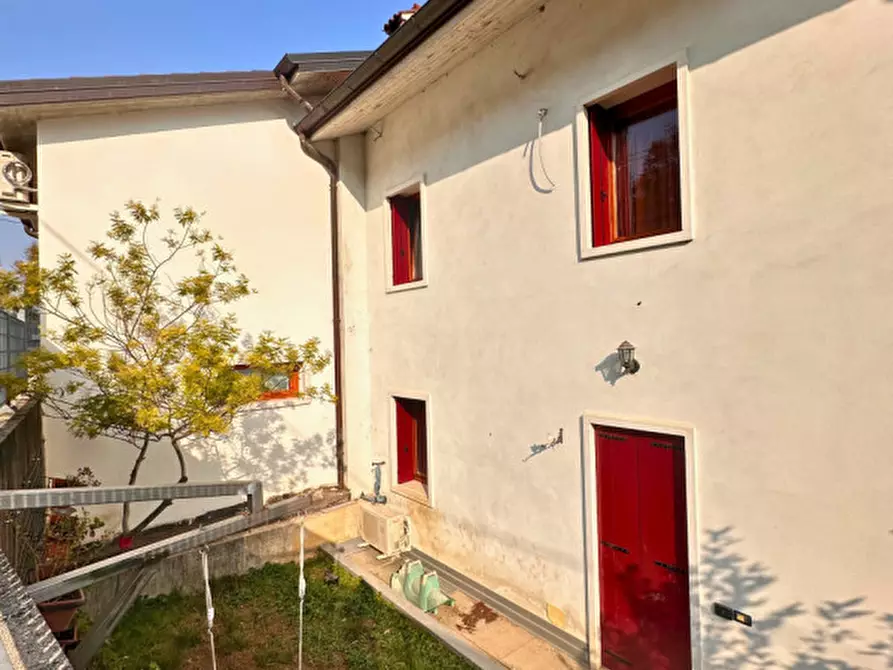 Immagine 25 di Casa bifamiliare in vendita  in Via Ortolani 24 a Malo