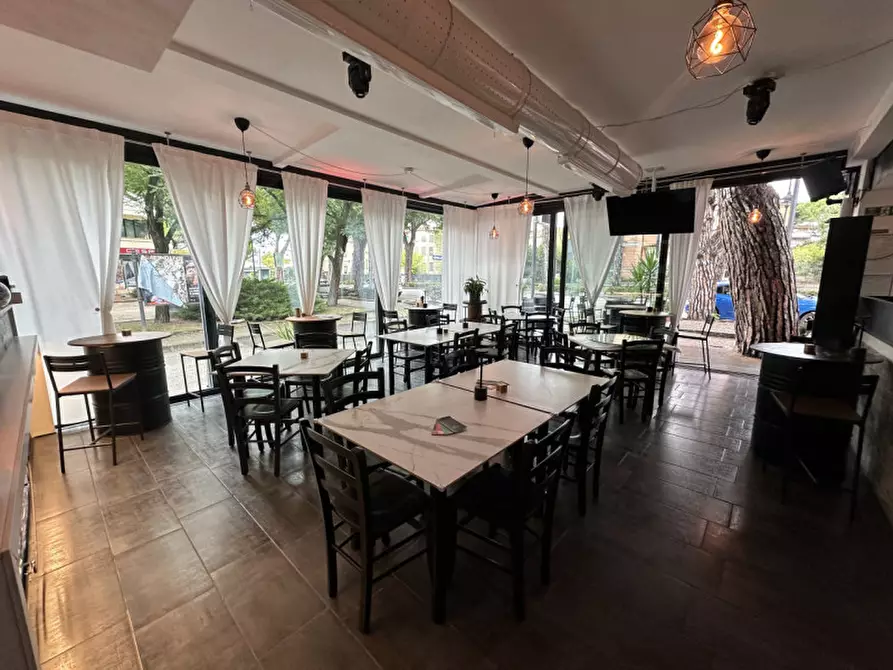 Immagine 8 di Attività commerciale in vendita  in Viale Giosuè Carducci 141 a Cesenatico