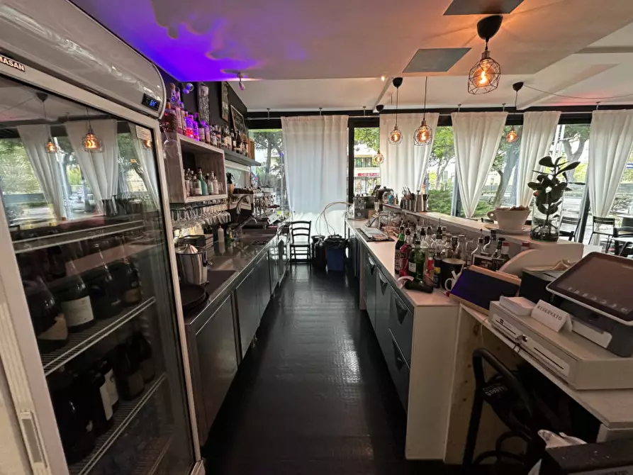 Immagine 16 di Attività commerciale in vendita  in Viale Giosuè Carducci 141 a Cesenatico