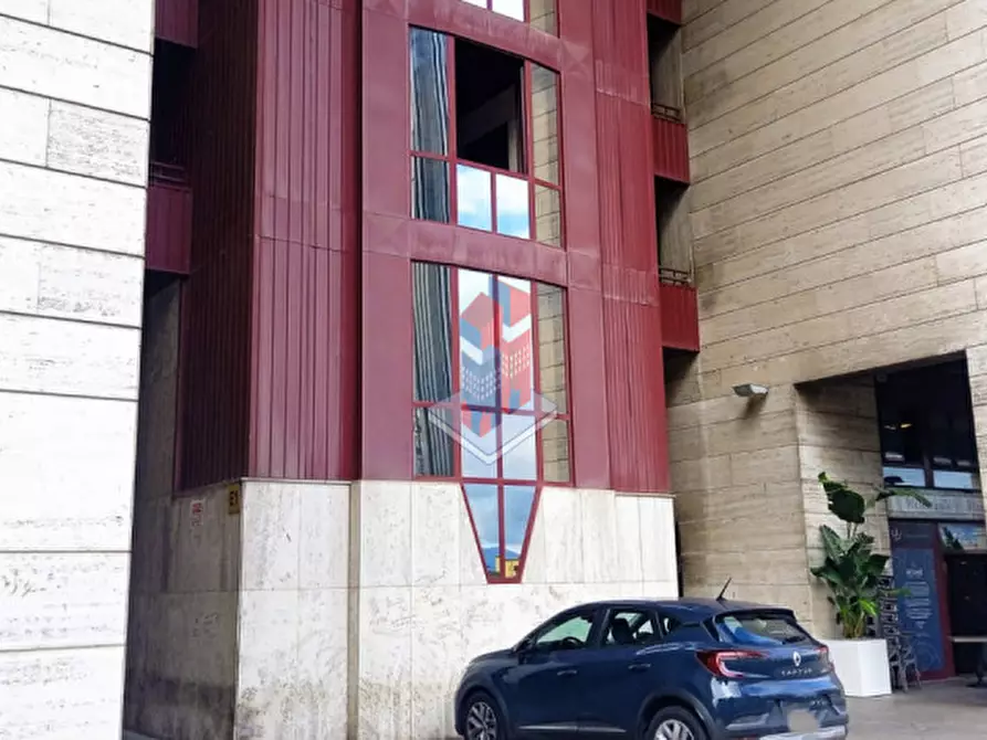Immagine 6 di Ufficio in vendita  in CENTRO DIREZIONALE a Napoli