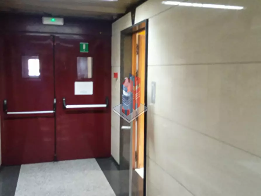 Immagine 14 di Ufficio in vendita  in CENTRO DIREZIONALE a Napoli