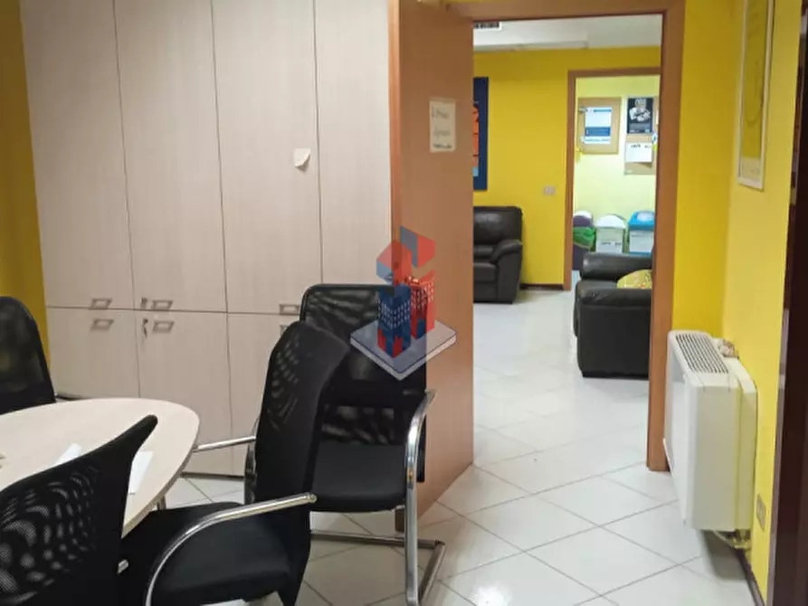 Immagine 25 di Ufficio in vendita  in CENTRO DIREZIONALE a Napoli