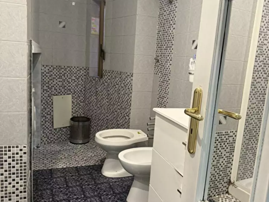 Immagine 10 di Camera in affitto  in Vico Taverna Penta 9 a Napoli