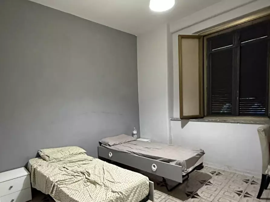 Immagine 12 di Camera in affitto  in Vico Taverna Penta 9 a Napoli