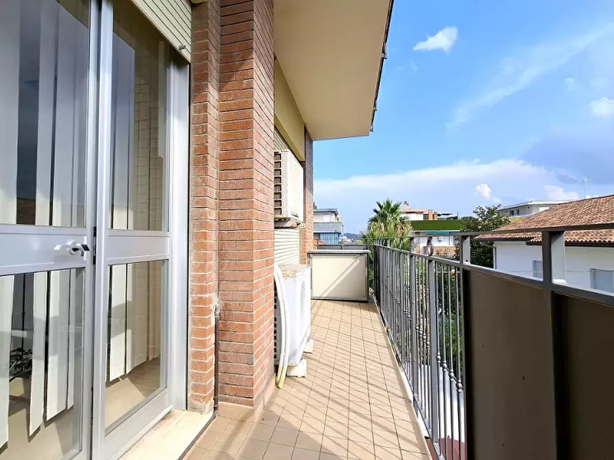 Immagine 3 di Appartamento in vendita  in via Cesare Battisti a Misano Adriatico