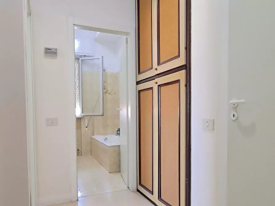 Immagine 11 di Appartamento in vendita  in via Cesare Battisti a Misano Adriatico