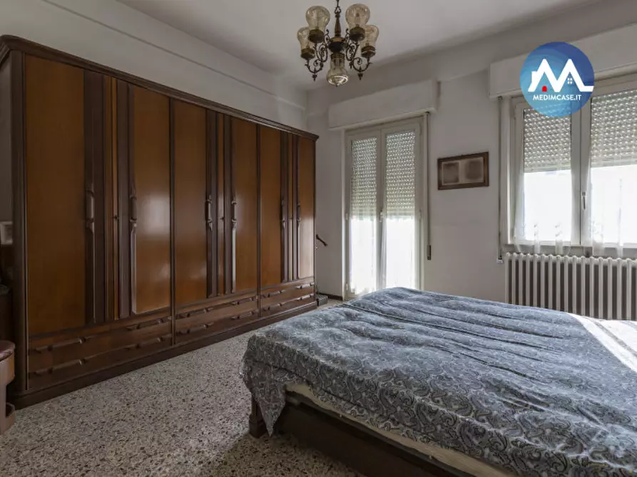 Immagine 6 di Palazzo in vendita  in via fossombrone a Pesaro