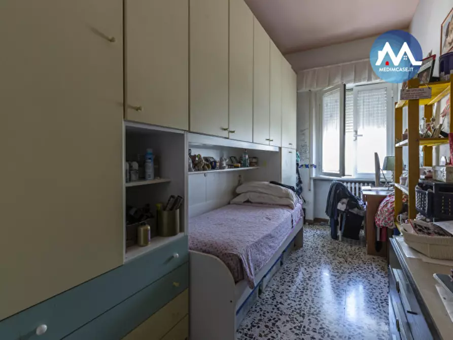 Immagine 9 di Palazzo in vendita  in via fossombrone a Pesaro