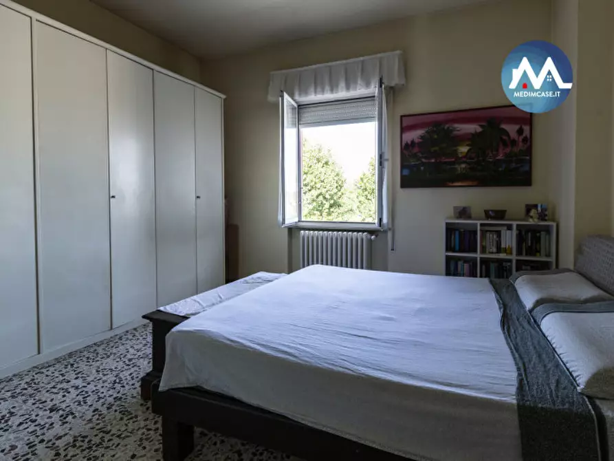 Immagine 10 di Palazzo in vendita  in via fossombrone a Pesaro