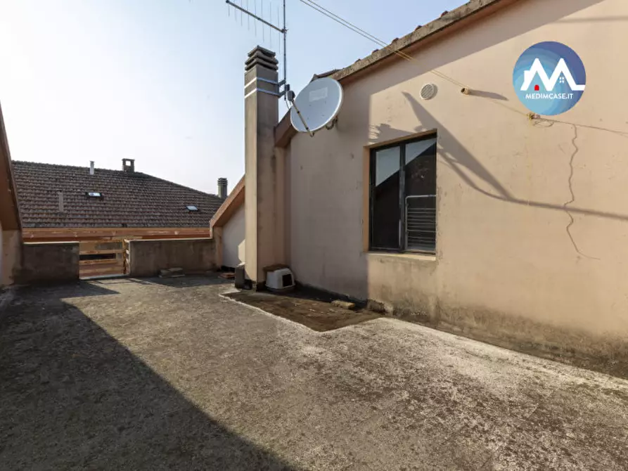 Immagine 18 di Palazzo in vendita  in via fossombrone a Pesaro