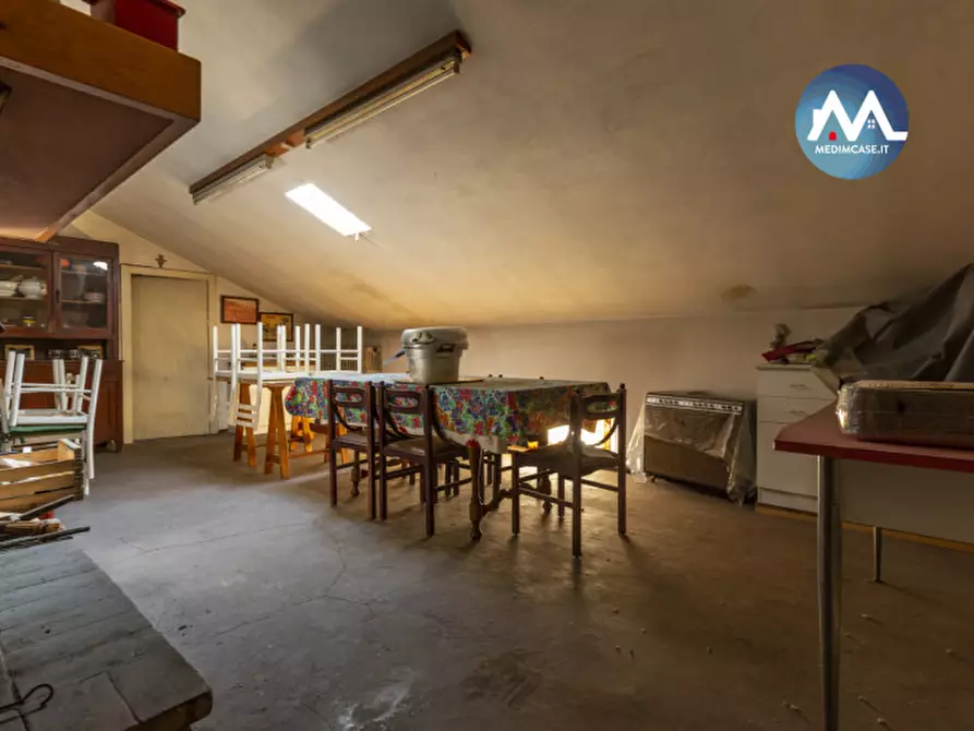 Immagine 19 di Palazzo in vendita  in via fossombrone a Pesaro