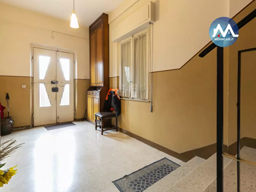 Immagine 21 di Palazzo in vendita  in via fossombrone a Pesaro