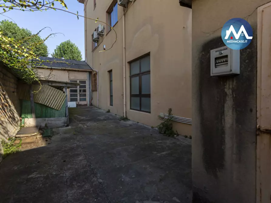 Immagine 24 di Palazzo in vendita  in via fossombrone a Pesaro