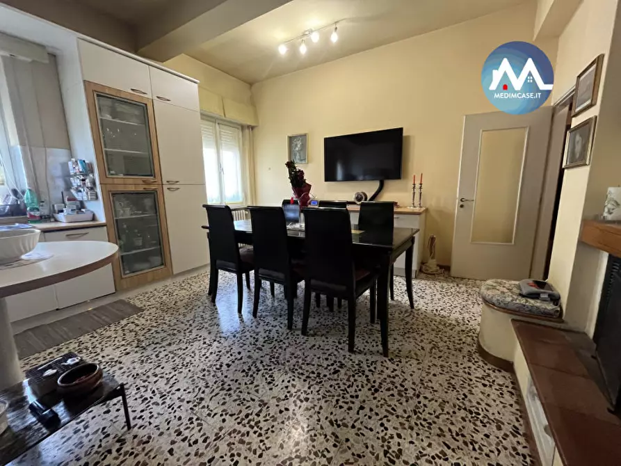 Immagine 2 di Palazzo in vendita  in via fossombrone a Pesaro