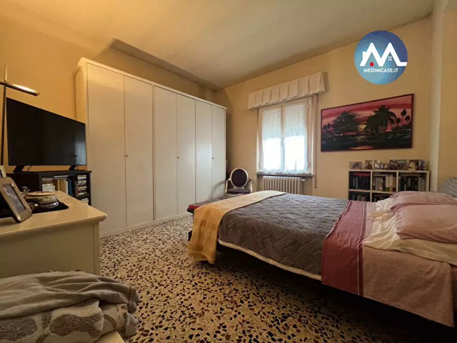 Immagine 5 di Palazzo in vendita  in via fossombrone a Pesaro