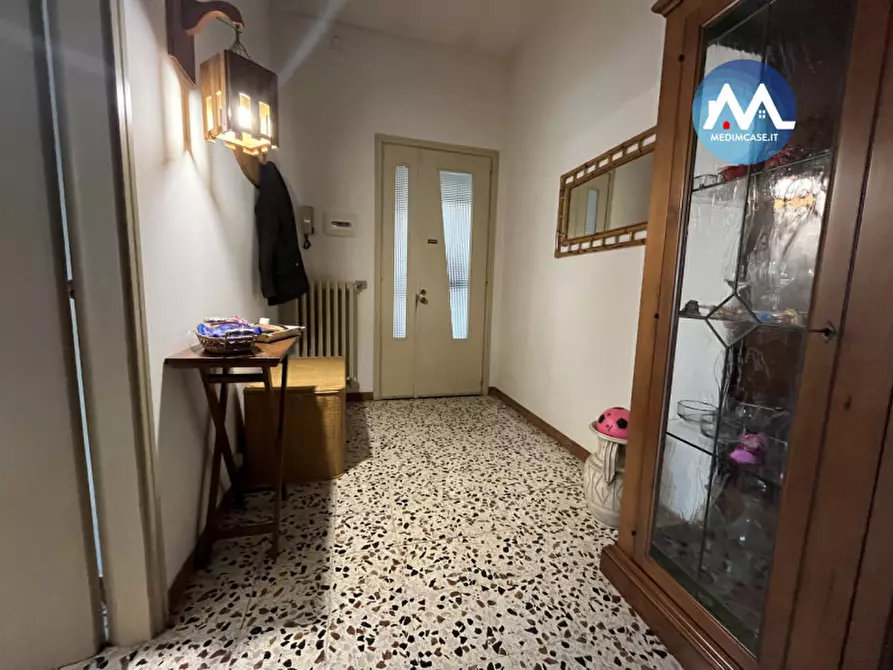 Immagine 9 di Palazzo in vendita  in via fossombrone a Pesaro