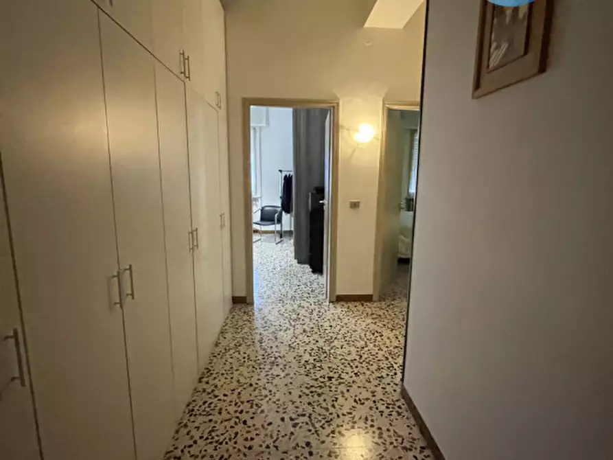 Immagine 11 di Palazzo in vendita  in via fossombrone a Pesaro