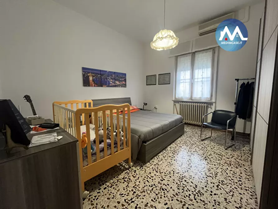 Immagine 13 di Palazzo in vendita  in via fossombrone a Pesaro