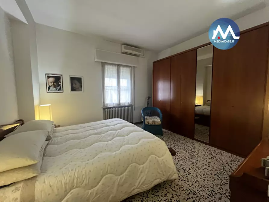 Immagine 14 di Palazzo in vendita  in via fossombrone a Pesaro