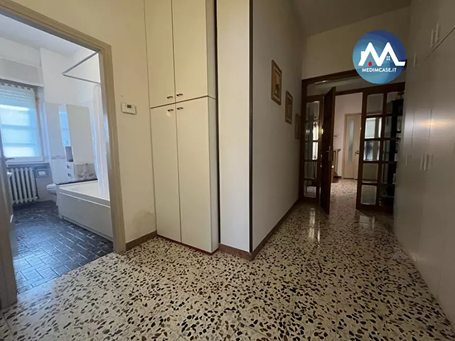 Immagine 15 di Palazzo in vendita  in via fossombrone a Pesaro