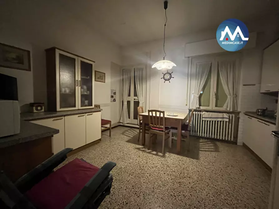 Immagine 18 di Palazzo in vendita  in via fossombrone a Pesaro