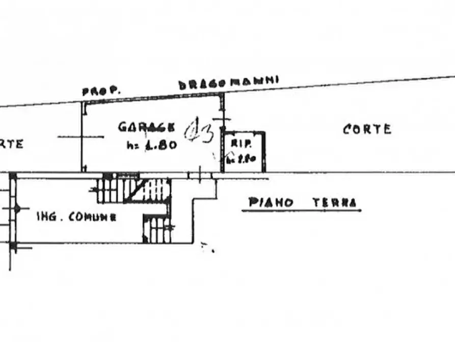 Immagine 29 di Palazzo in vendita  in via fossombrone a Pesaro