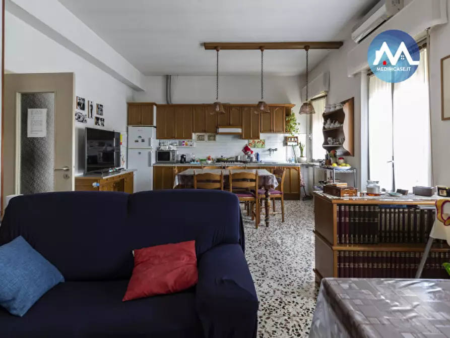 Immagine 33 di Palazzo in vendita  in via fossombrone a Pesaro