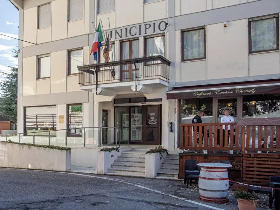 Immagine 8 di Attività commerciale in vendita  in piazza Don Angelo vinco a Cerro Veronese