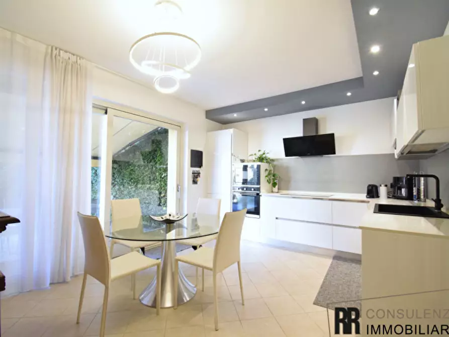 Immagine 1 di Casa indipendente in vendita  in Via Nicolò Tron a Schio