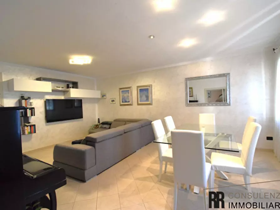 Immagine 3 di Casa indipendente in vendita  in Via Nicolò Tron a Schio